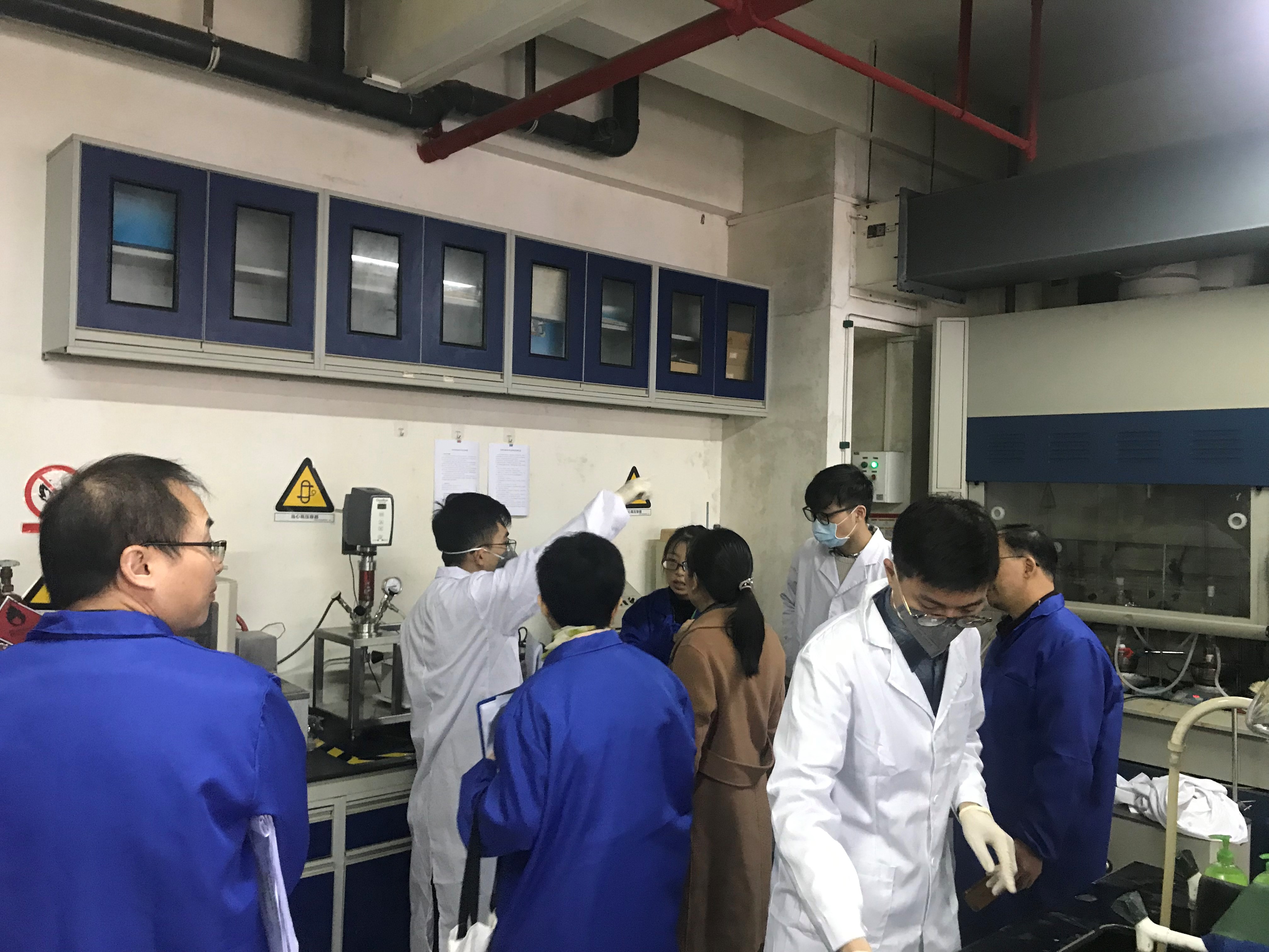 图3 检查专家现场检查实验人员操作规范